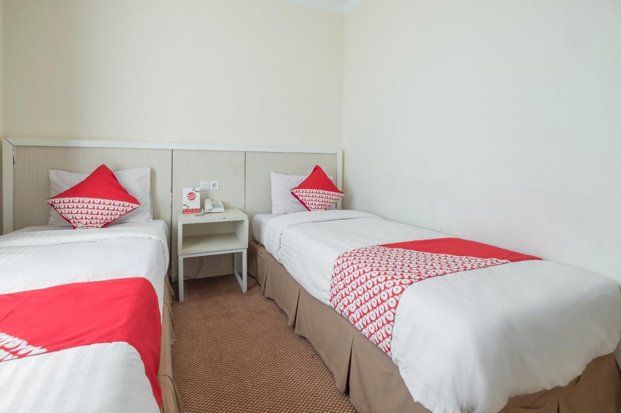 Oyo 1114 Hotel Denpasar Makassar Ngoại thất bức ảnh