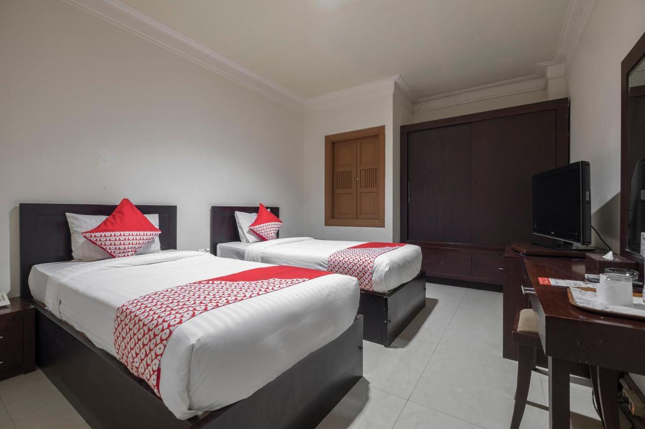 Oyo 1114 Hotel Denpasar Makassar Ngoại thất bức ảnh