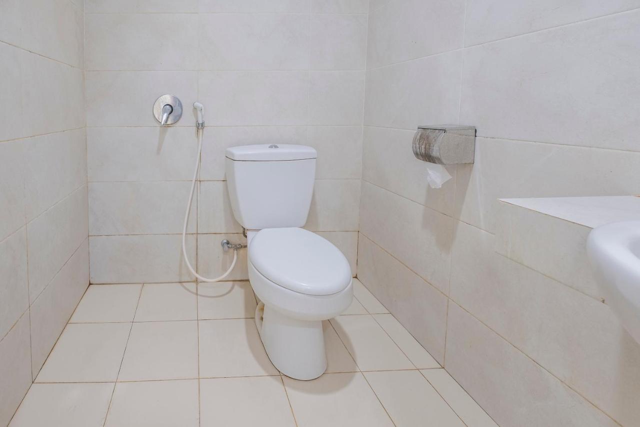 Oyo 1114 Hotel Denpasar Makassar Ngoại thất bức ảnh