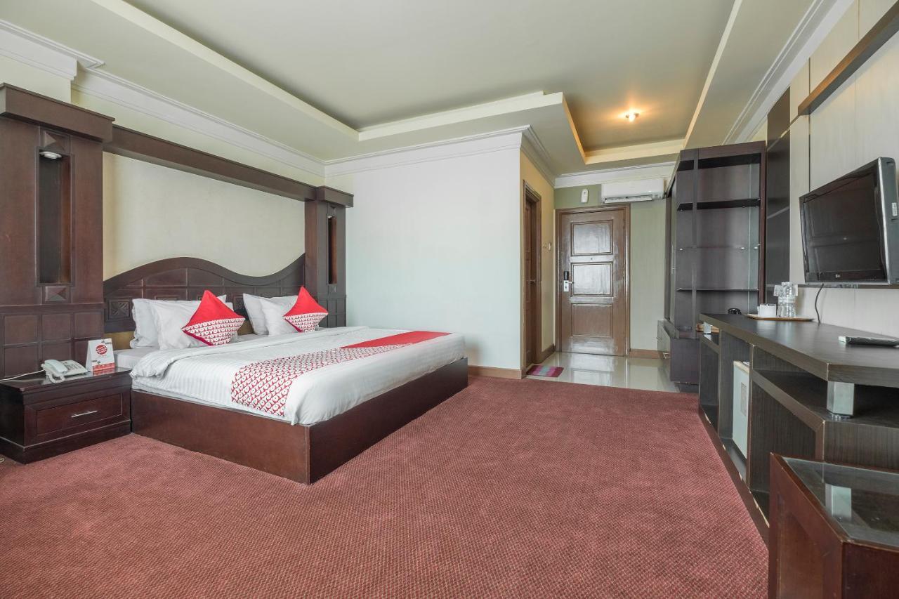 Oyo 1114 Hotel Denpasar Makassar Ngoại thất bức ảnh