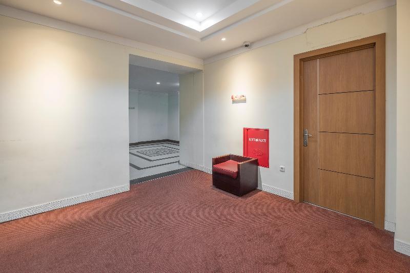 Oyo 1114 Hotel Denpasar Makassar Ngoại thất bức ảnh