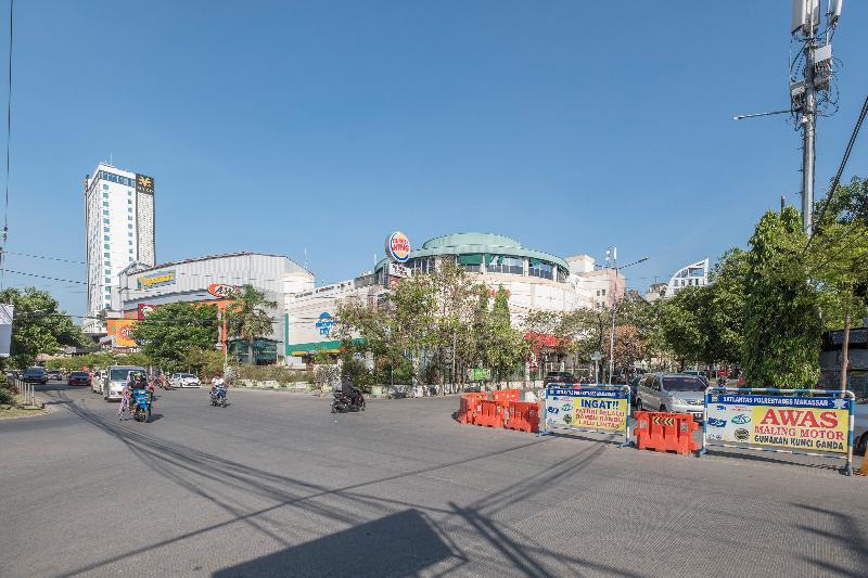 Oyo 1114 Hotel Denpasar Makassar Ngoại thất bức ảnh