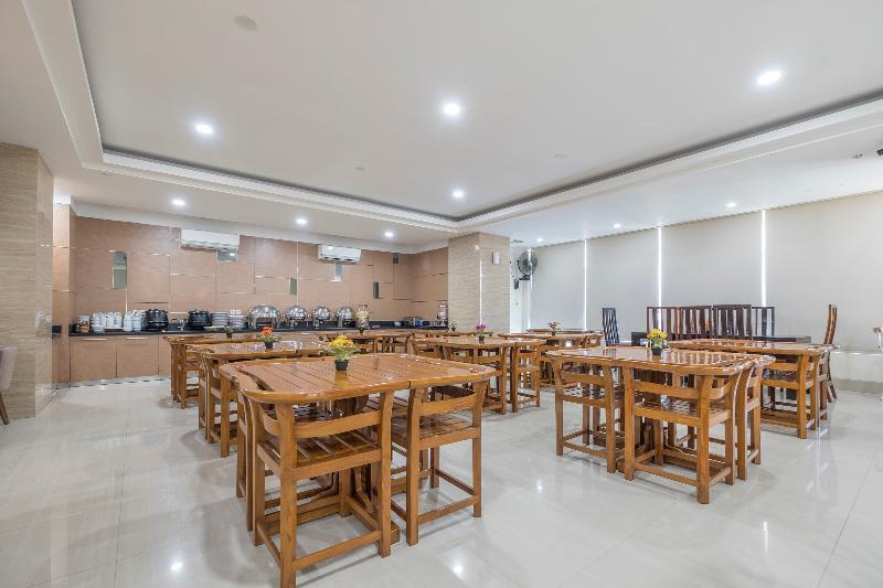 Oyo 1114 Hotel Denpasar Makassar Ngoại thất bức ảnh