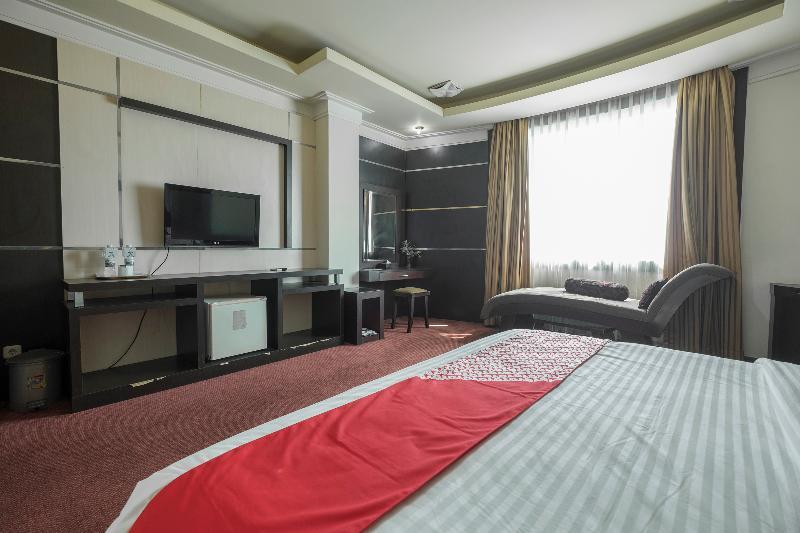 Oyo 1114 Hotel Denpasar Makassar Ngoại thất bức ảnh
